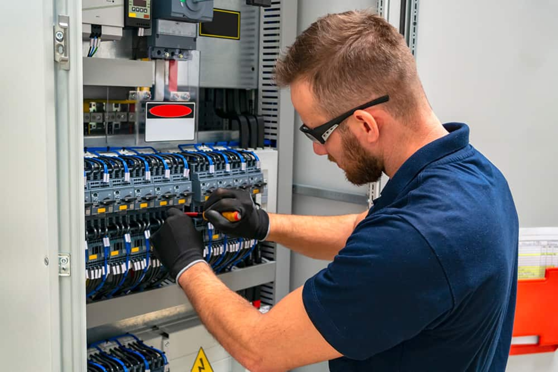 Elektroniker für Energie- und Gebäudetechnik (m/w/d) bei Elektro Kümmerling & Kirst GmbH in Geratal